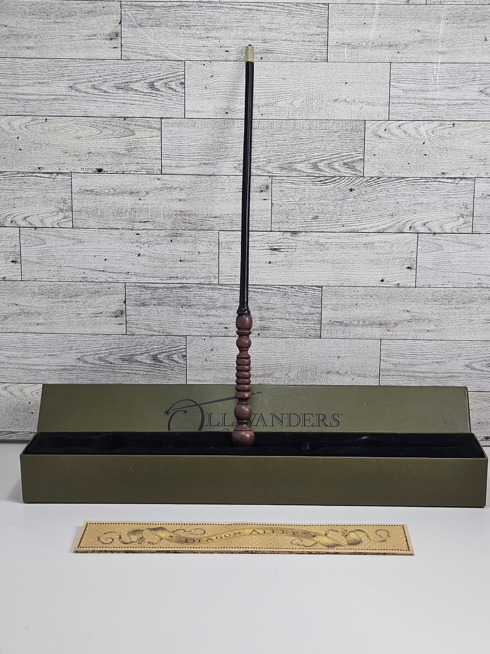 Universal Wizarding World Harry Potter Ollivanders Interactive Wand w/Box & Map!
